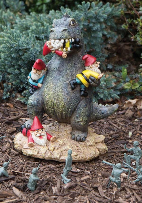 The Great Garden: Hilarious Gnome Massacre with a Terrifying T-Rex Statue