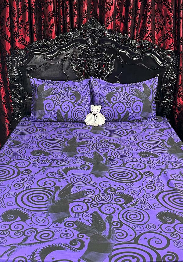 Beetlejuice Themed Purple Sandworm Design Queen Size Bed Sheet Set