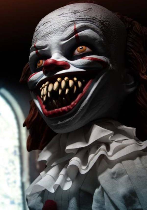 2017 It Movie: Sinister Talking Pennywise 15-Inch Collectible Action Figure