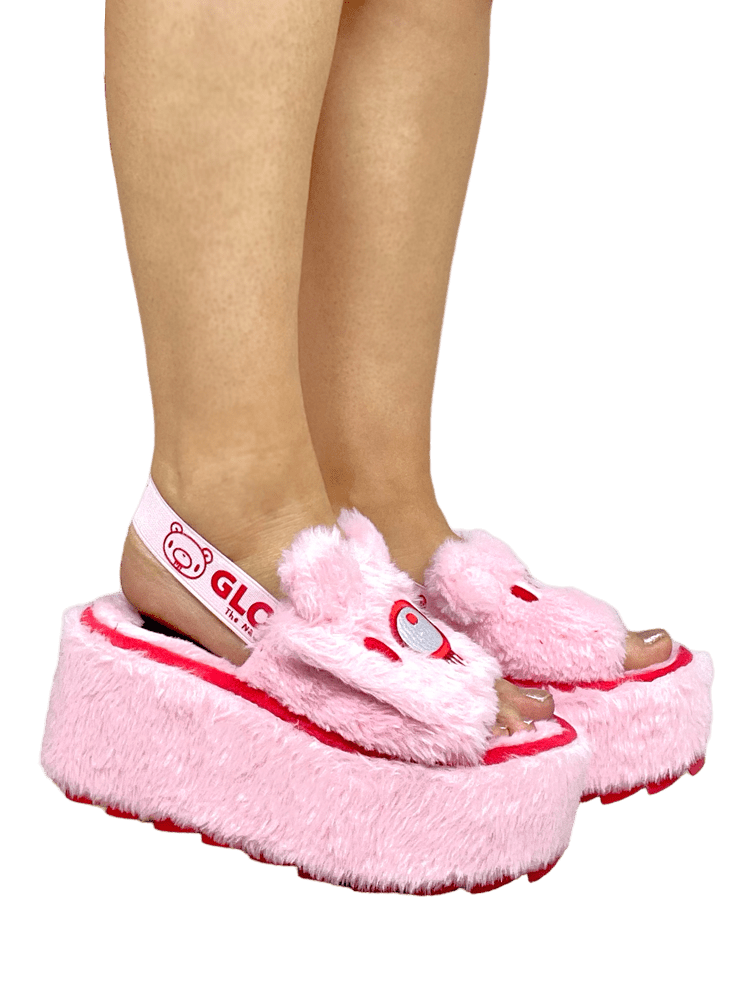YRU's Pink Qozii Gloomy Bear-themed Fashionable Platform Slides for Trendy Wear