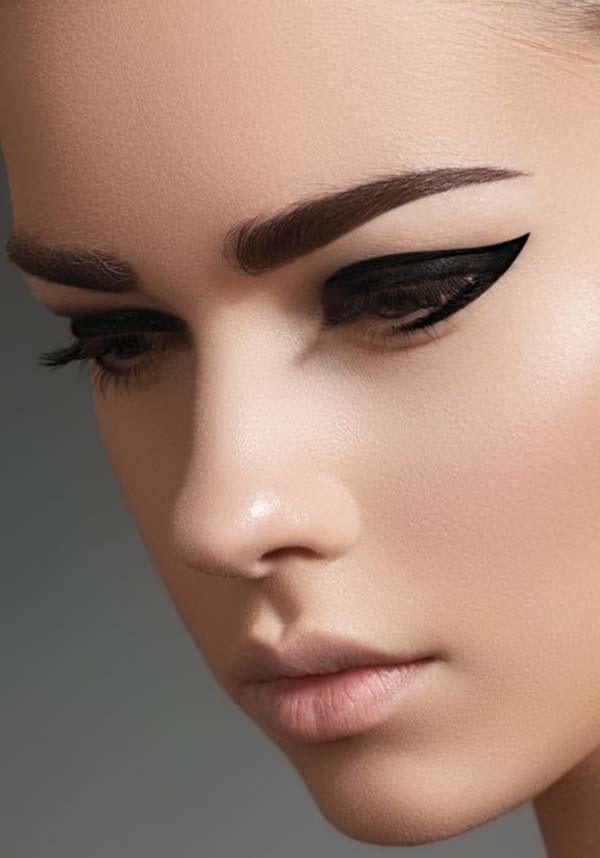 Black Liquid Eye Liner for a Bold and Long - lasting Eye Look