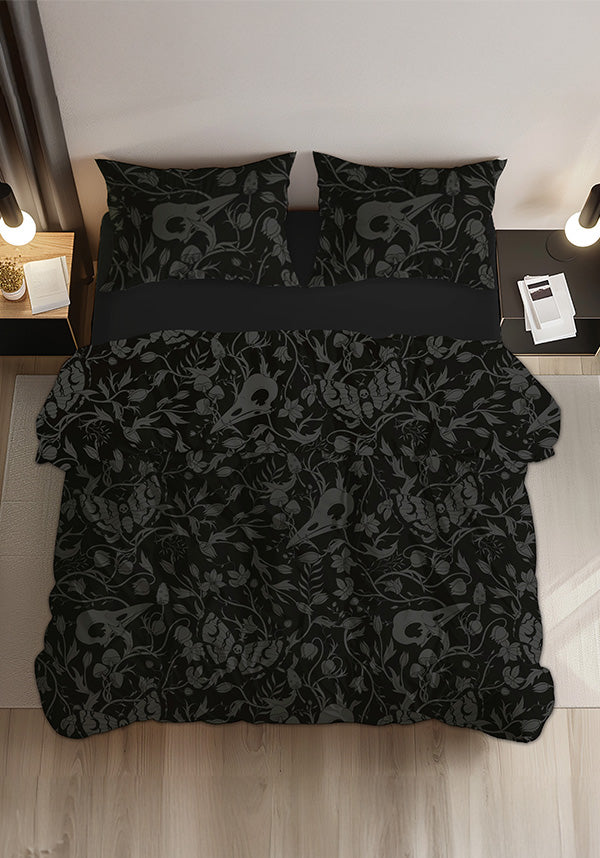 Grey Phantom Woods Queen Quilt Set with Mysterious Motifs