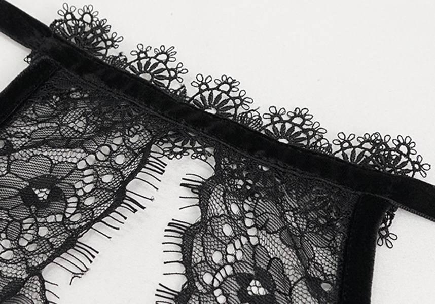 Scarlet Aura Gothic Lace Top for Seduction