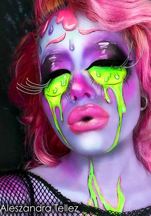 Mehron's Premium Water-Based Paradise Makeup AQ Face and Body Paint in Purple Shade