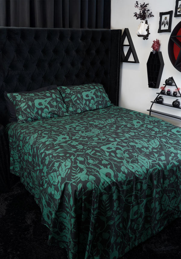 Enchanting Green Phantom Woods King Sheet Set with Dark Motifs
