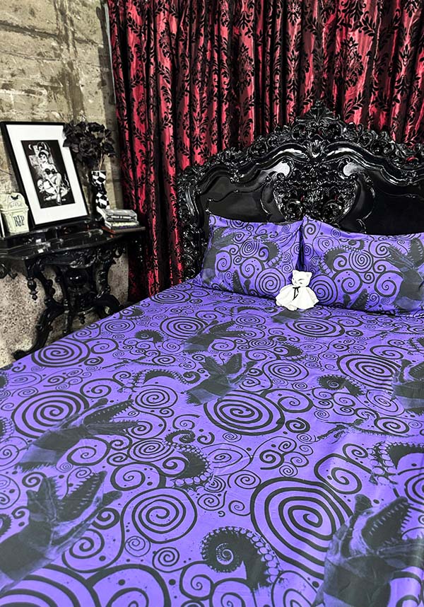 Beetlejuice Themed Purple Sandworm Design Queen Size Bed Sheet Set