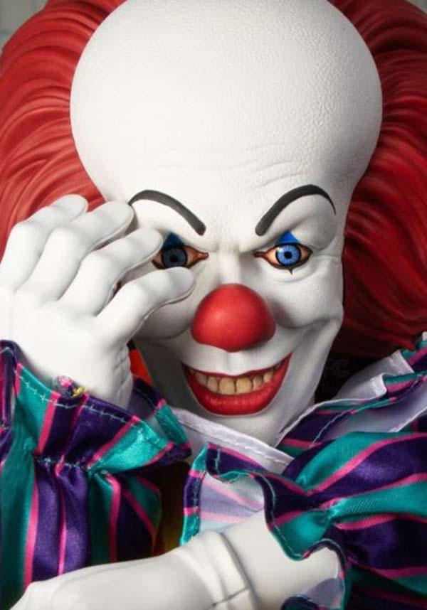1990 IT Pennywise 18-Inch Rotating Plush Toy - A Creepy Collectible