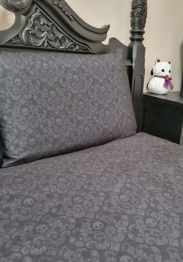 Eternal Underworld Queen Quilt Set: Midnight Magic for Your Bedroom