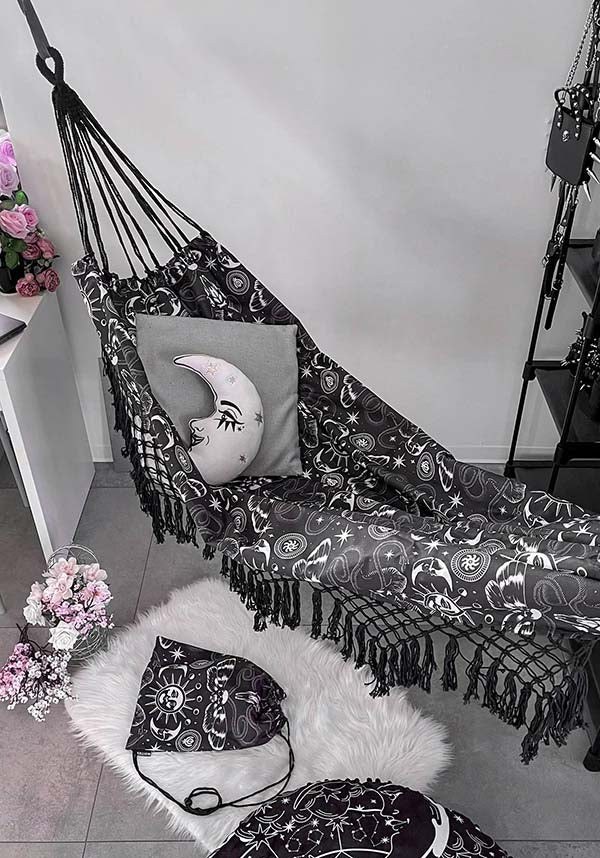 Elissia Polyester Hammock with Fringe Detail