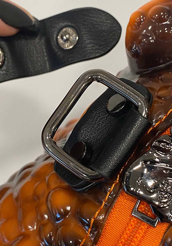 Windy Willow Glossy Orange Toad Design Handbag for Fashion Enthusiasts