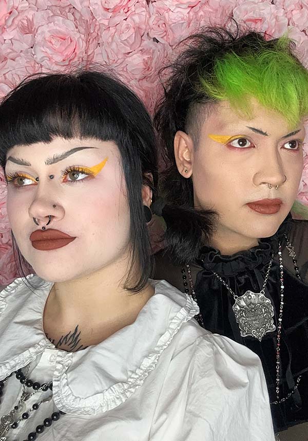 Crybaby Soda Pop Eyeliner - A Unique Pigment Cake Eyeliner Product
