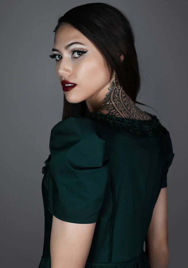 Lively Ghosts Emeraude Gothic Elegance Short Sleeve Dress