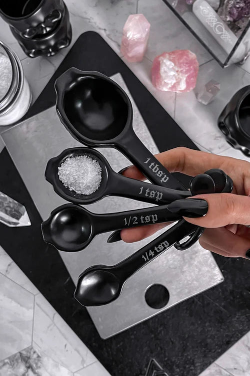 Black Ceramic Measuring Spoons with Sculpted Skull Design by Killstar