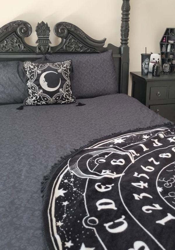 Eternal Underworld Queen Quilt Set: Midnight Magic for Your Bedroom