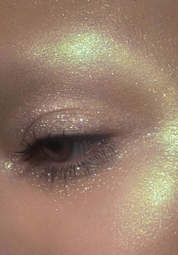 Emerald Eclipse Loose Pigment: Stunning Iridescent Green Sparkle
