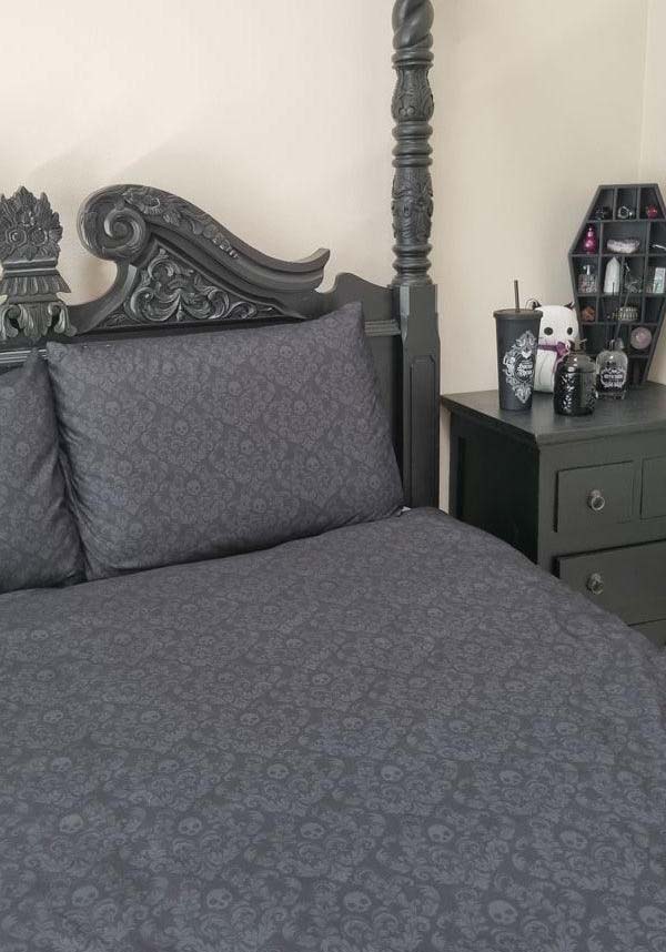 Eternal Underworld Queen Quilt Set: Midnight Magic for Your Bedroom