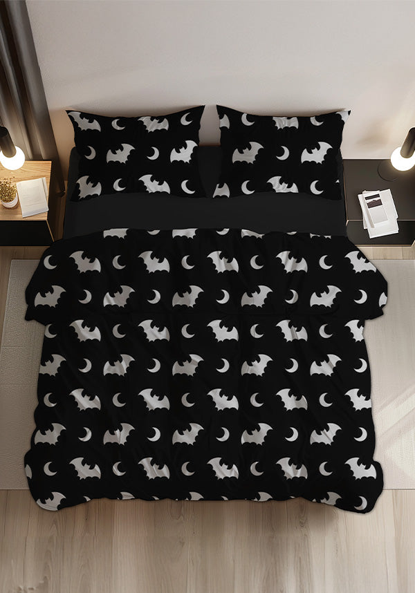 Mysterious Night Creature King - Sized Quilt Set