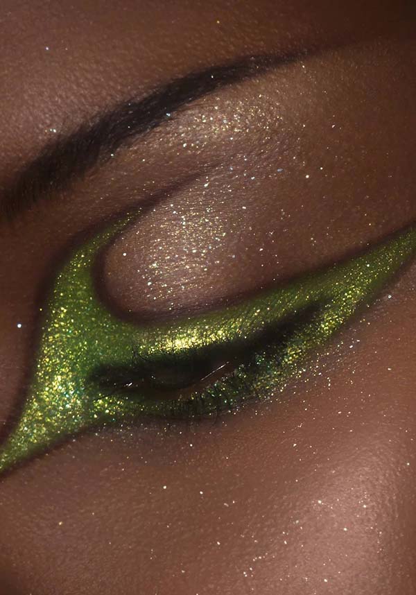 Emerald Eclipse Loose Pigment: Stunning Iridescent Green Sparkle