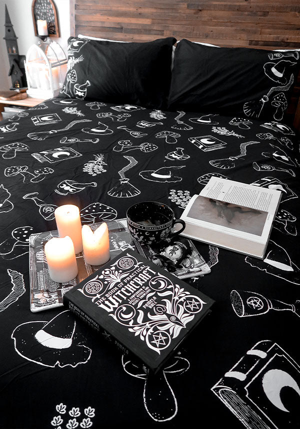 Cottage Witch King - Sized Quilt Set for Enchanting Bedrooms
