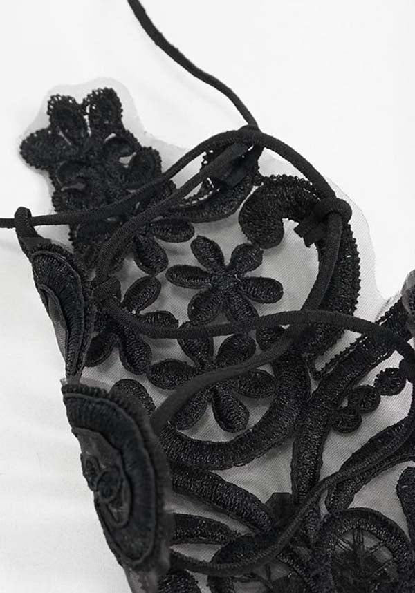 Countess Elegant Lace Gloves for a Striking Look